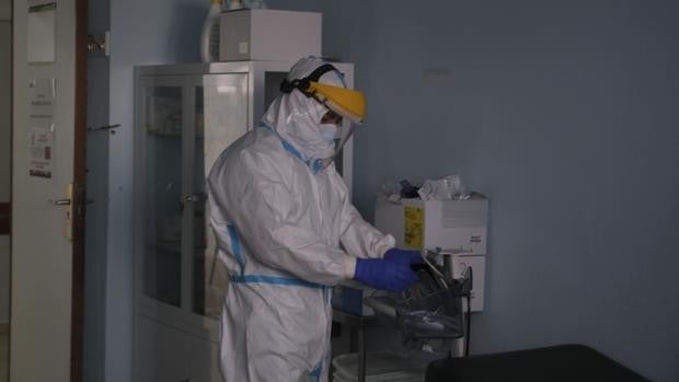 Cádiz suma más de un centenar de contagios y dos fallecimientos