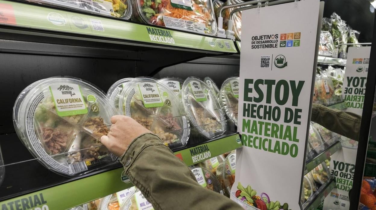 Cartelería de Mercadona en la línea de las ensaladas preparadas