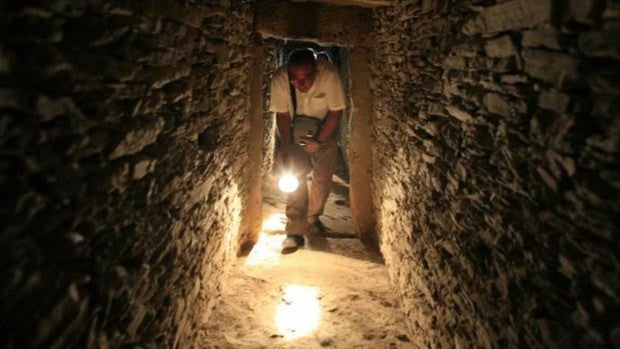 Alegan al nuevo centro de visitantes de Valencina por «serios riesgos» en el dolmen de La Pastora