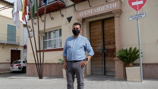 El fiscal se opone a sacar al alcalde de Casariche del fraude del reciclaje: su actuación fue «esencial»