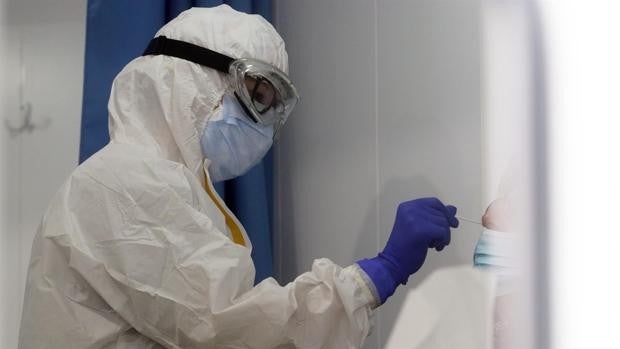 Cádiz crece cada día en el número de contagios por coronavirus, aunque de forma leve