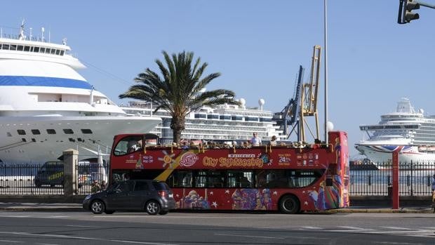 Vuelven los cruceros al puerto de Cádiz