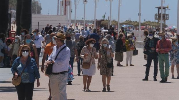 Dos fallecidos más en Cádiz por coronavirus en una jornada con casi 200 contagios