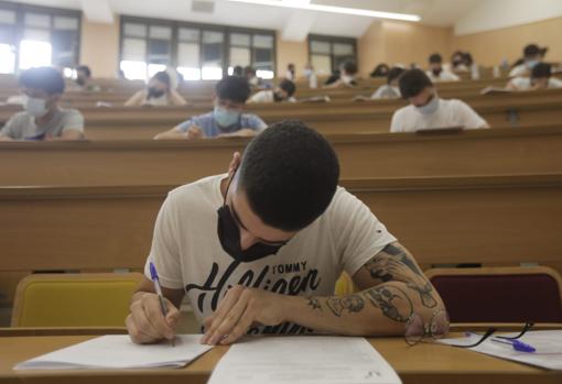 José María Sánchez, de Barbate, durante el examen.