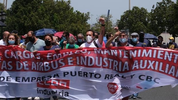 El alcalde y sus concejales, en huelga este viernes para evitar el cierre de Airbus Puerto Real