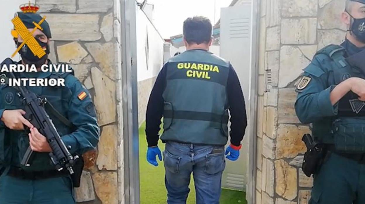 Nuevo gran despliegue de la Guardia Civil en Sanlúcar contra el tráfico de hachís