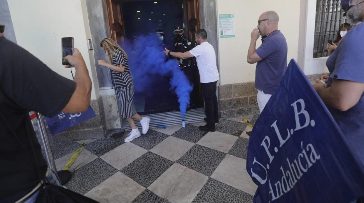 El PP ha lamentado los incidentes ocurridos este viernes en el Ayuntamiento.