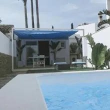 Terraza con piscina de la villa