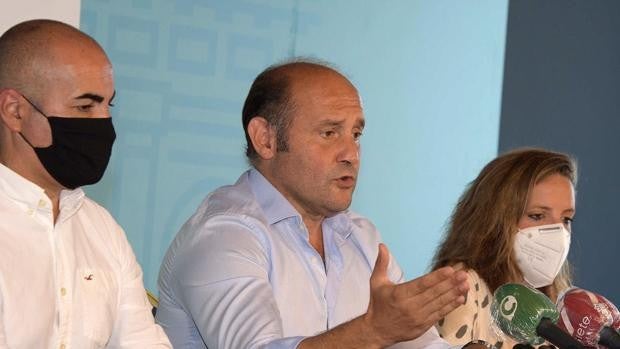 Juancho Ortiz lamenta que Kichi vuelva a pagar con dinero de todos los gaditanos la presencia de Bildu en Cádiz para hablar de víctimas y democracia