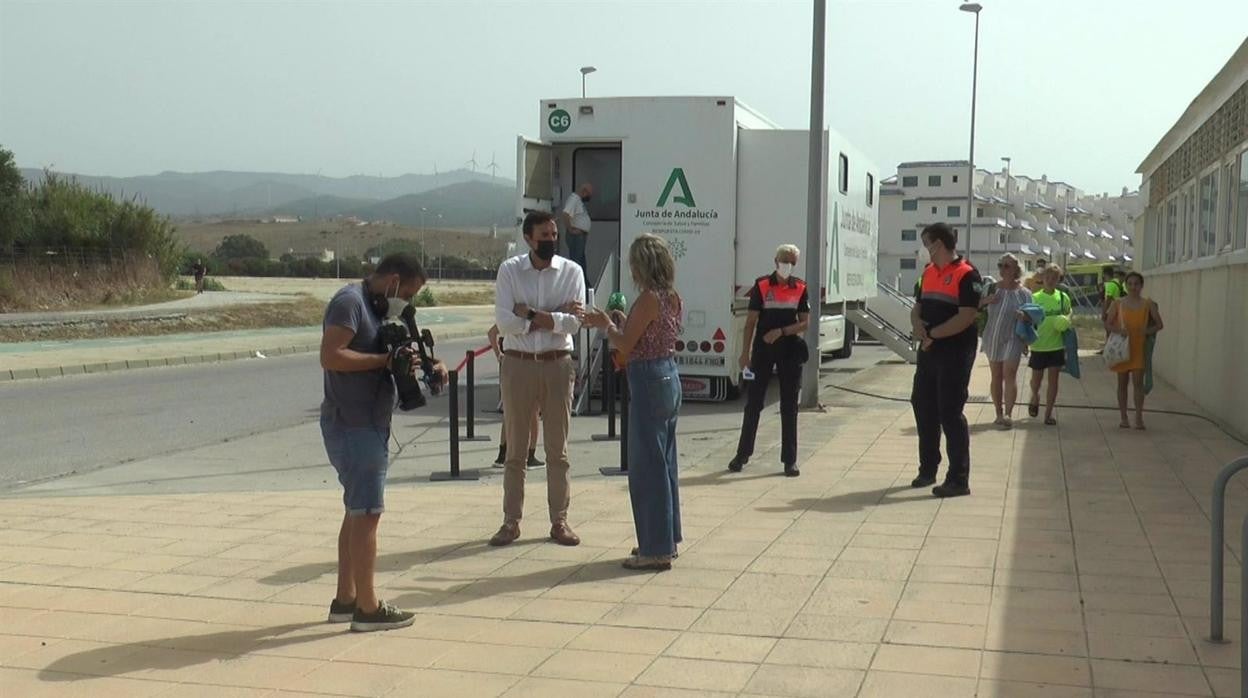 El alcalde de Tarifa ante la unidad de cribados de la Junta.