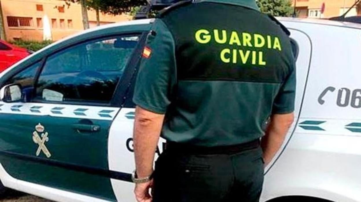 Dos agentes de la Guardia Civil fueron los que le quitaron la niña a la madre de los brazos