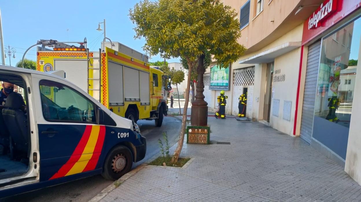 Heridas dos mujeres en un incendio de un local sin uso en San Fernando