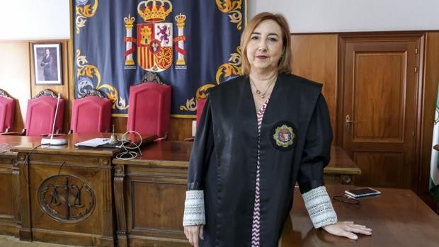 La fiscal Ana Villagómez, condecorada con la Cruz de la Orden al Mérito de la Guardia Civil