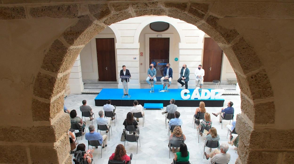 Momento de la reunión del PP enla Casa de Iberoamérica