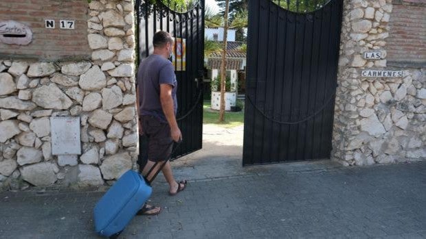 La Justicia aprueba el toque de queda nocturno en Conil y Paterna