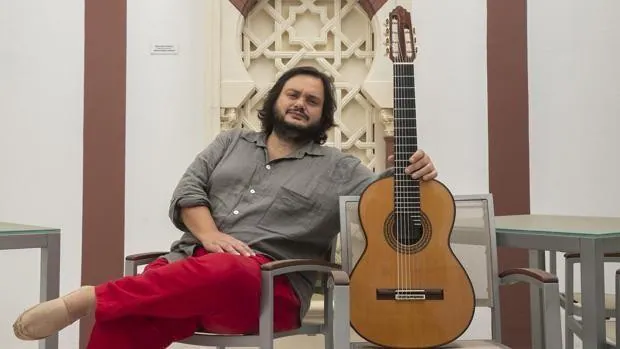 El genio brasileño de la guitarra, Yamandu Costa, en las Royal Hideaway Sessions de Chiclana