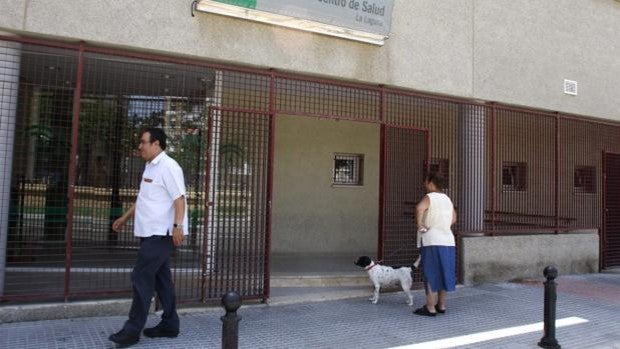 Agresión de un usuario a una celadora en el centro de salud de La Laguna en Cádiz