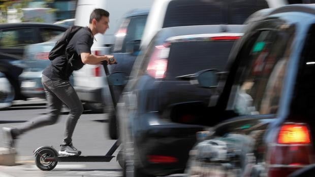 Cómo circular de forma segura en patinetes y bicicletas