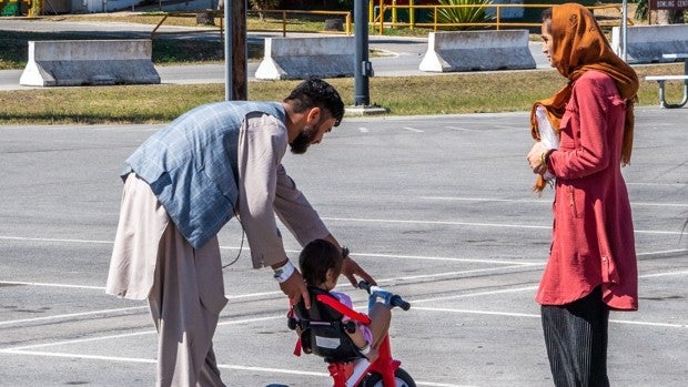 Aterriza en la Base Naval de Rota el cuarto vuelo con 200 refugiados afganos a bordo