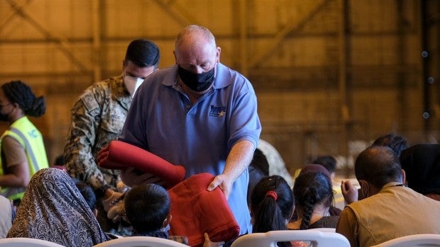 Rota recibe tres nuevos vuelos con 334 refugiados afganos