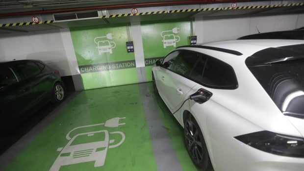 La venta de coches eléctricos e híbridos se dispara en la provincia de Cádiz