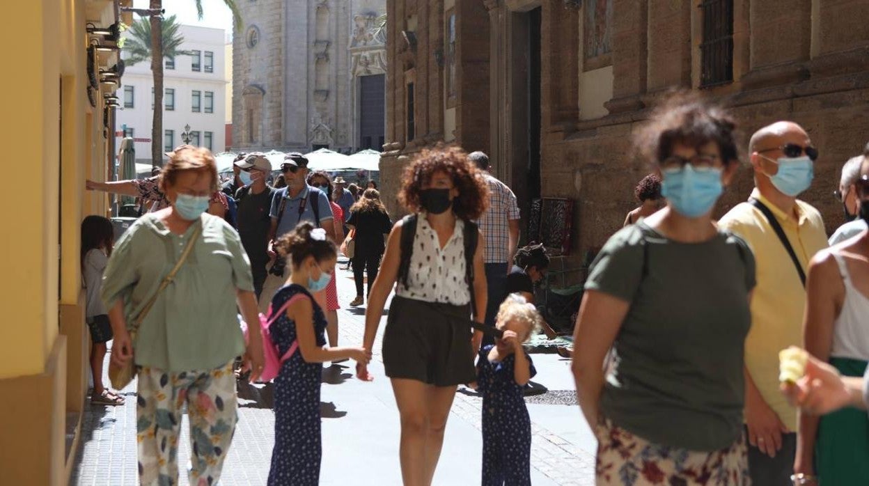 Vacunación en el edificio Melkart, en la zona Franca de Cádiz