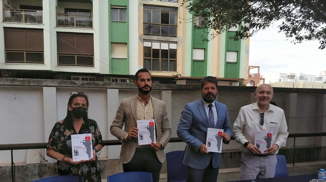 Presentación de ‘Carta de amor de un gibraltareño a La Línea’ de Paco Oliva