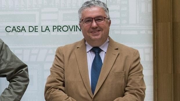 El interventor de Bormujos rechaza el contrato a un mago para aplicar el protocolo del Covid en los colegios