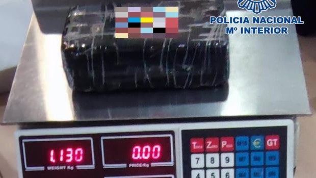 Detenidas tres personas en un vehículo con más de un kilo de cocaína tras una persecución en Algeciras