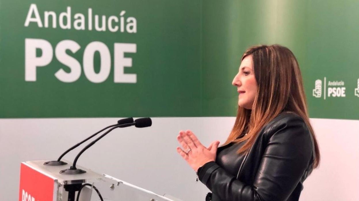 Jóvenes socialistas firman un manifiesto en apoyo a Irene García ante el congreso federal del PSOE