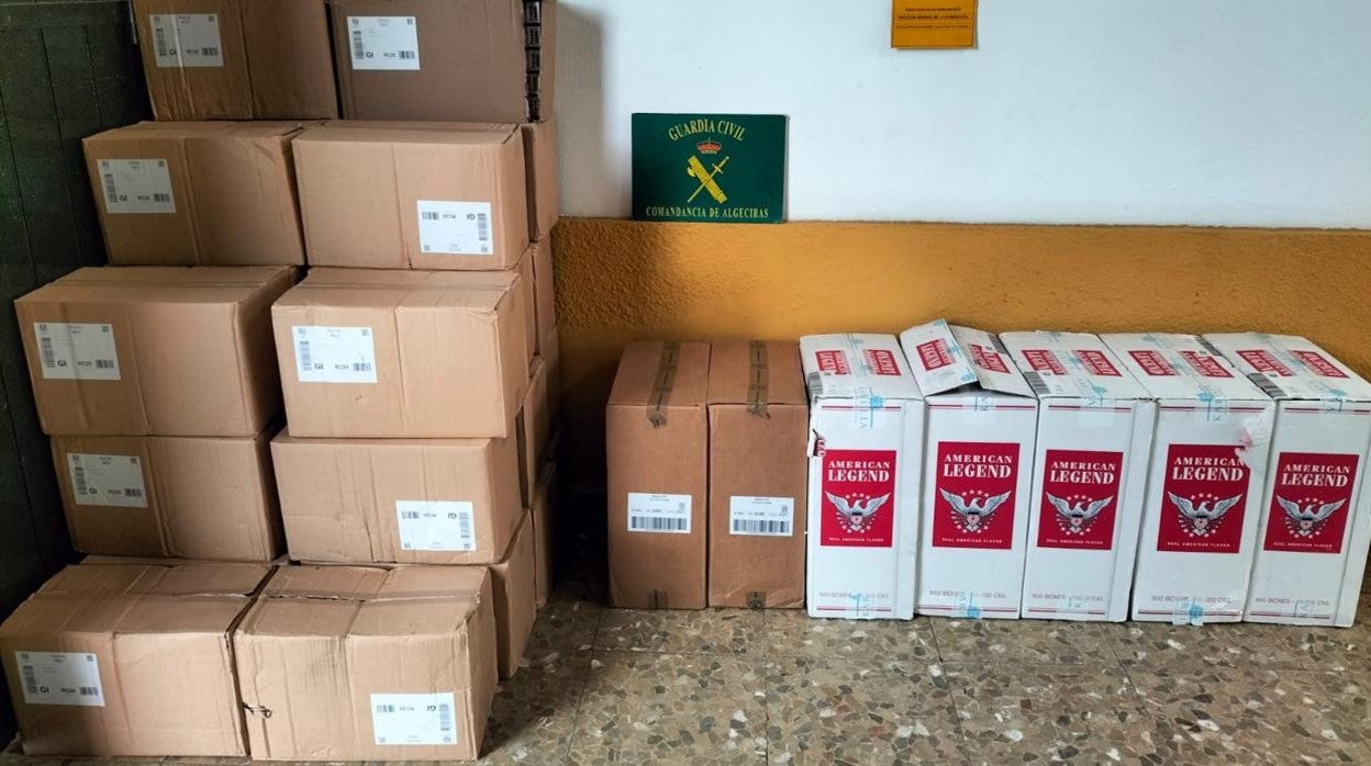 Sorprenden a los tripulantes de las embarcaciones cuando intentaban descargar el tabaco de contrabando