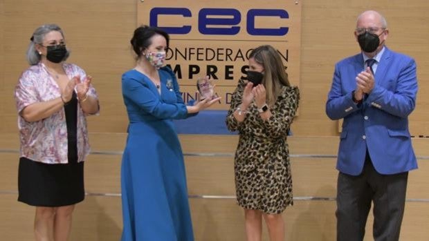 La CEC entrega el Premio Mujer Empresaria del Año a Nela García Jarillo