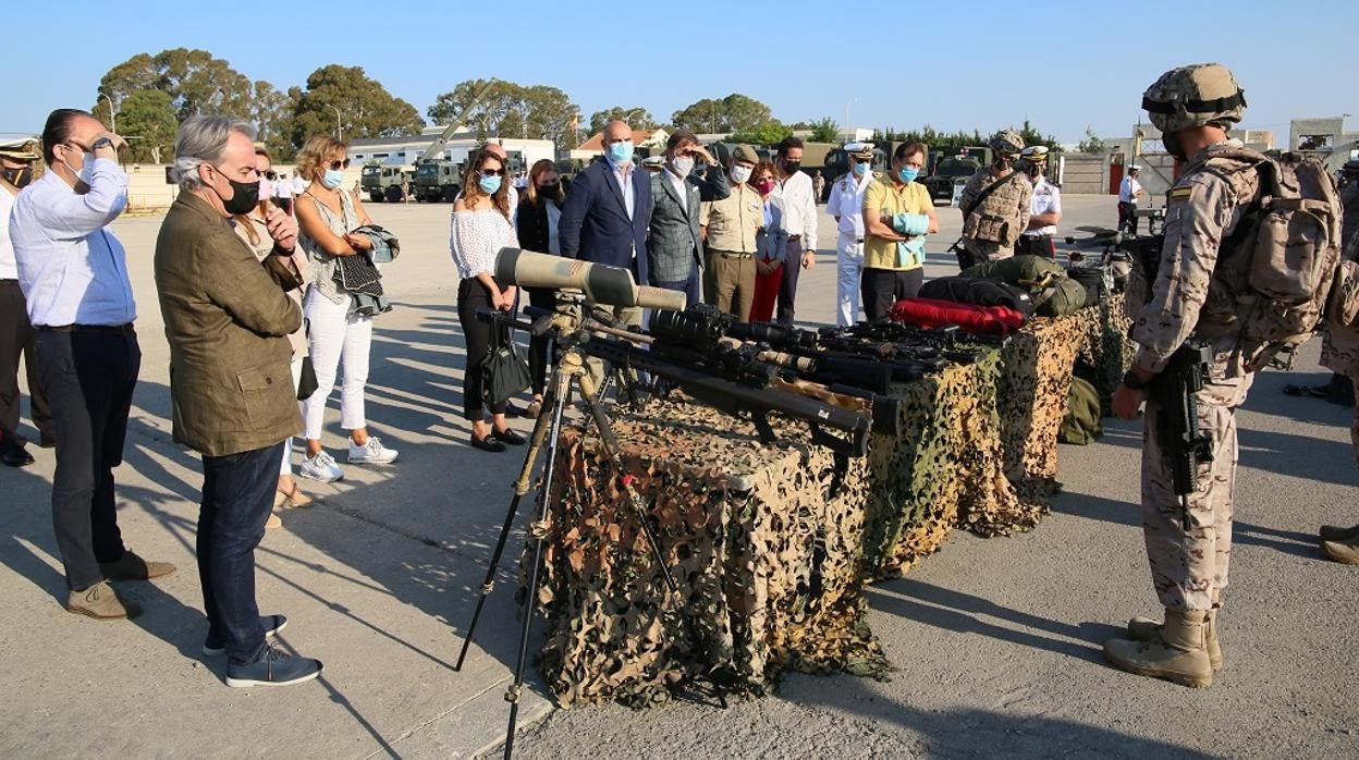 Exposición de diferentes medios de un Batallón de Desembarco.