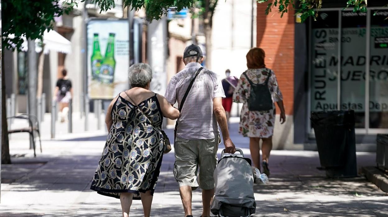 Casi la mitad de los españoles quiere ser cuidado en casa por profesionales durante su vejez