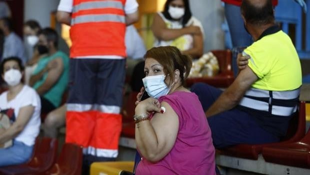 La Junta de Andalucía organiza dos jornadas de vacunación sin cita en el centro comercial AireSur
