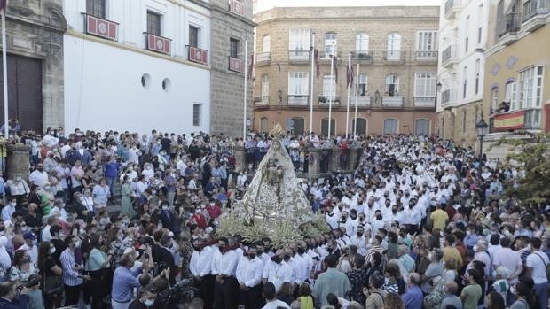 Cádiz se vuelve a reencontrar con su Patrona