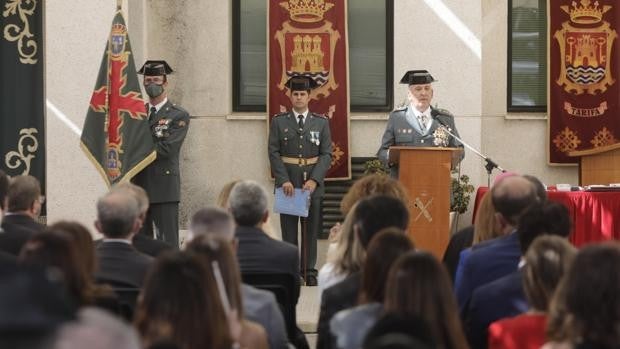 La Guardia Civil honra a su patrona, la Virgen del Pilar en Cádiz