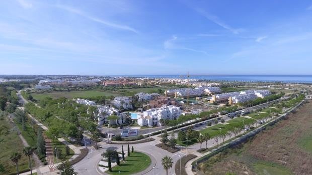 La Junta adjudica suelo residencial para 480 viviendas en Costa Ballena por 22,5 millones