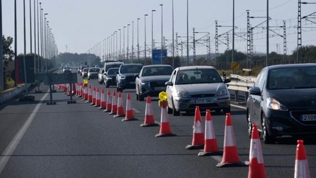 Atascos en la autovía de Cádiz a San Fernando debido a las obras