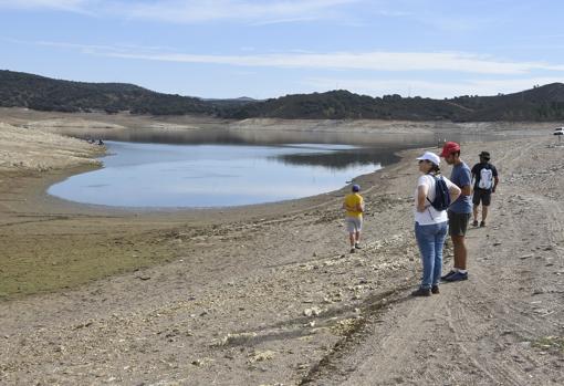 Pantano de Aracena, uno de los que abastece de agua a Sevilla