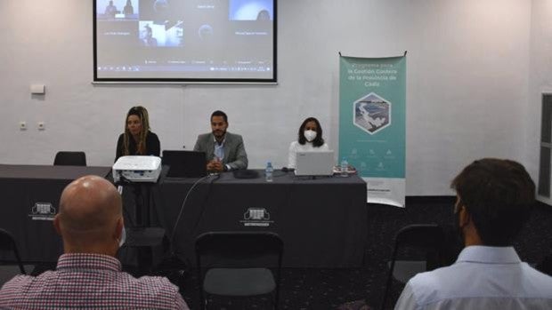 Diputación y municipios debaten sobre los planes de emergencia ante tsunamis y maremotos