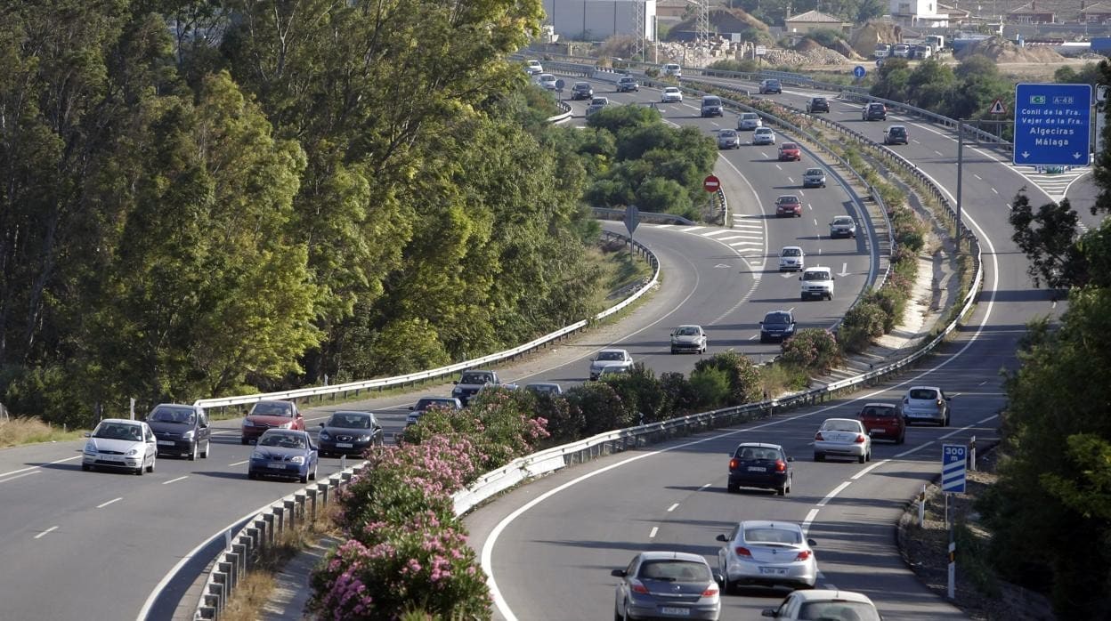 La autovía entre Cádiz y Vejer (A-48) sería uno de los tramos de la red provincial afectados por peaje de llevarse a cabo la medida del Gobierno