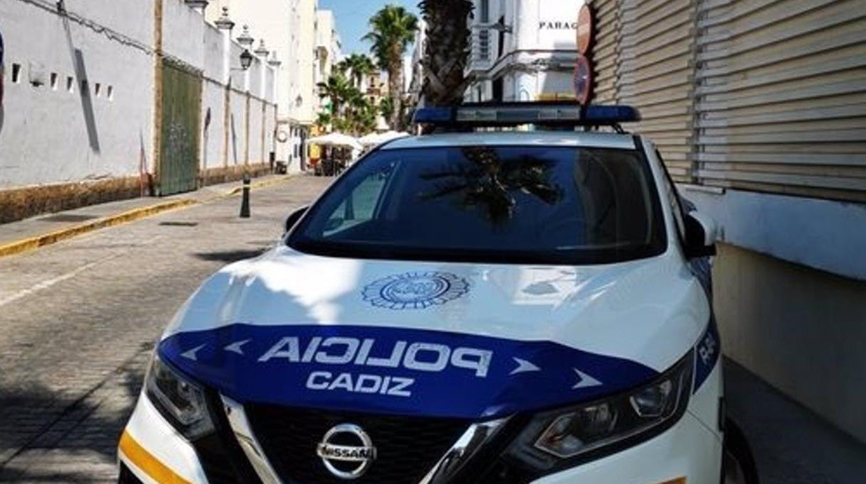 Una mujer herida grave en Cádiz tras ser atropellada en la acera con un patinete