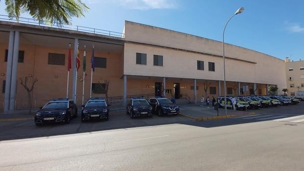 Detenida una mujer en Dos Hermanas por sustraer a sus hijos para impedir que su padre los vea