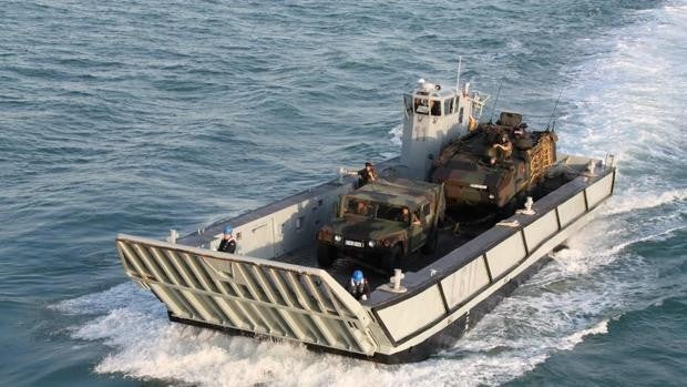 La Armada estudia emplear lanchas de desembarco de San Fernando para trasladar a agricultores a puntos incomunicados por las coladas en La Palma