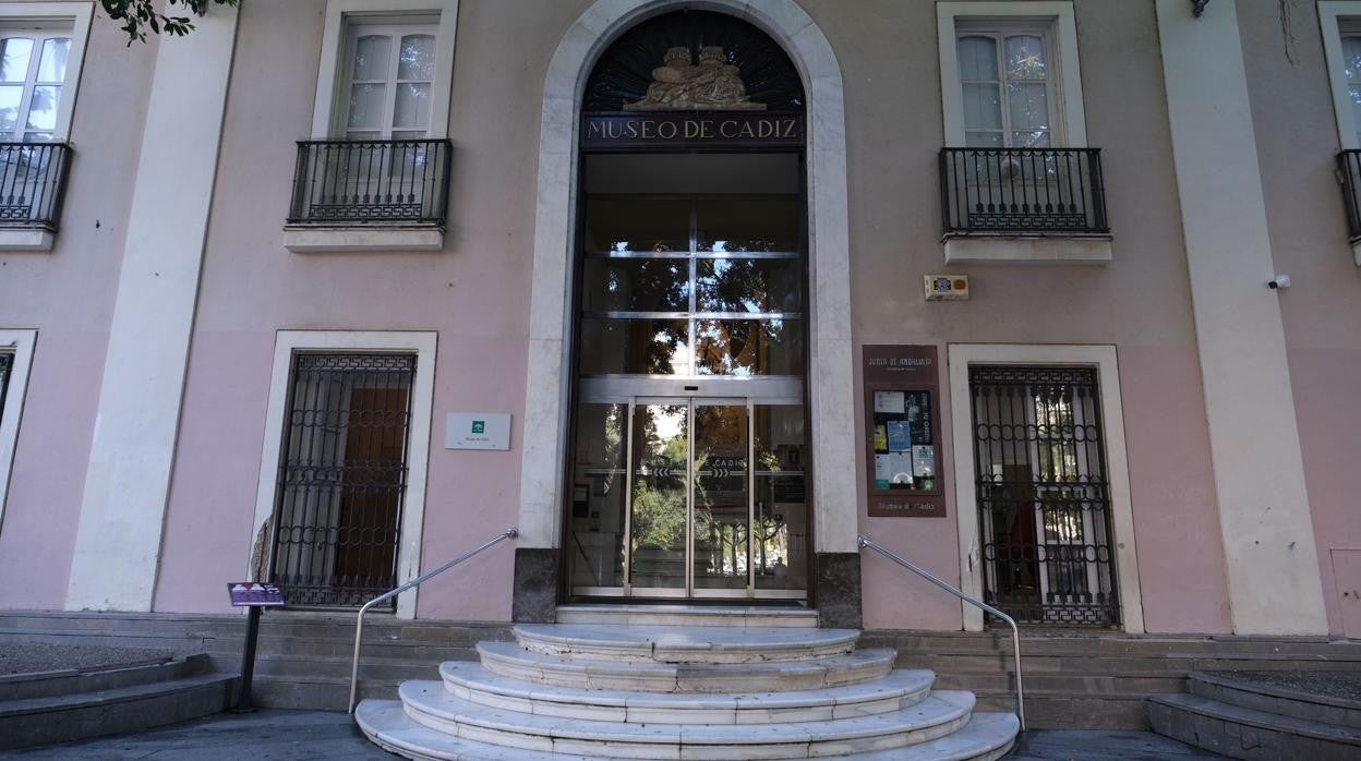 Entrada al Museo de Cádiz.