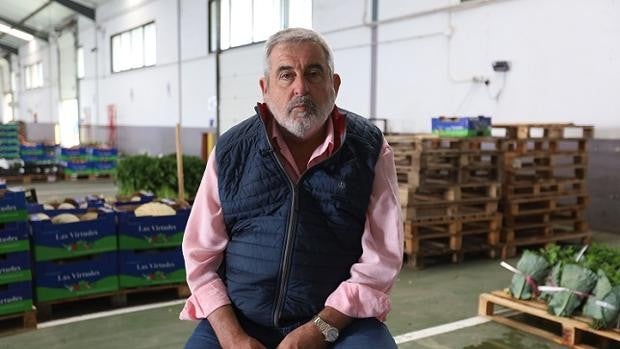 «En el campo siempre hemos luchado contra temporales, inundaciones, heladas, ventoleras... y seguiremos haciéndolo. No nos van a aburrir ahora los burócratas»