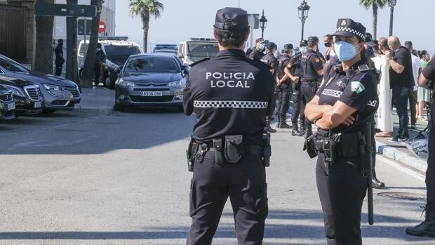 Acercamiento para resolver el conflicto enquistado con la Policía Local de Cádiz
