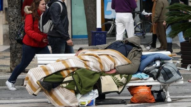 Disparidad entre Ayuntamiento y entidades por el número de personas sin hogar asentadas en Cádiz