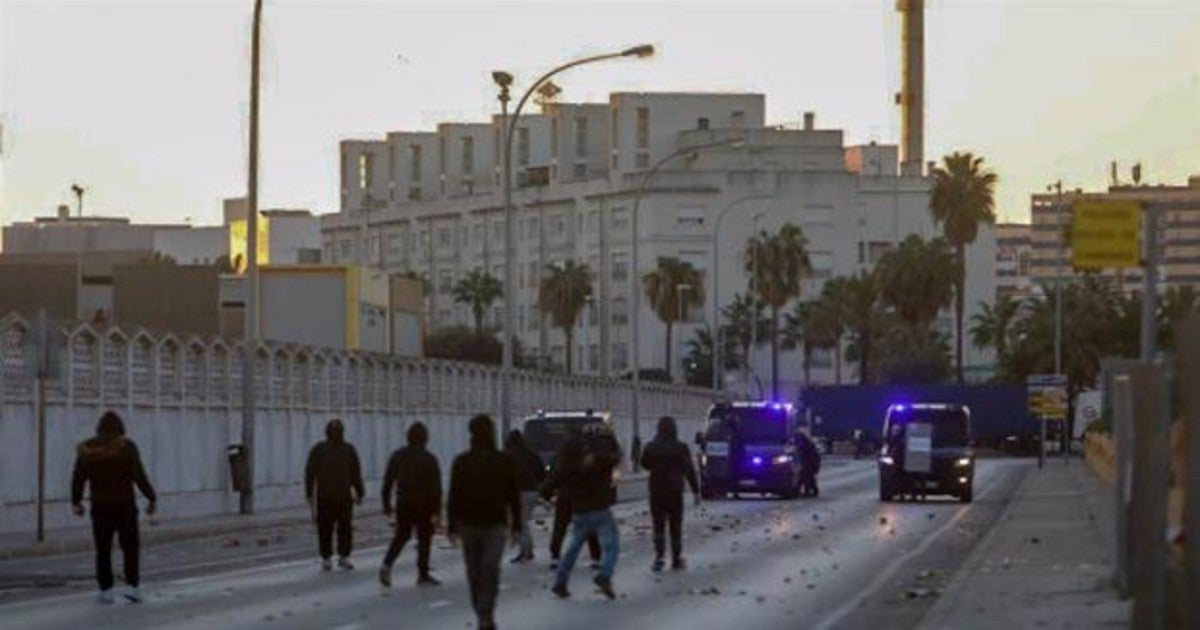 Adelante Andalucía pregunta al Gobierno por el uso de gas pimienta contra los trabajadores en huelga en Cádiz